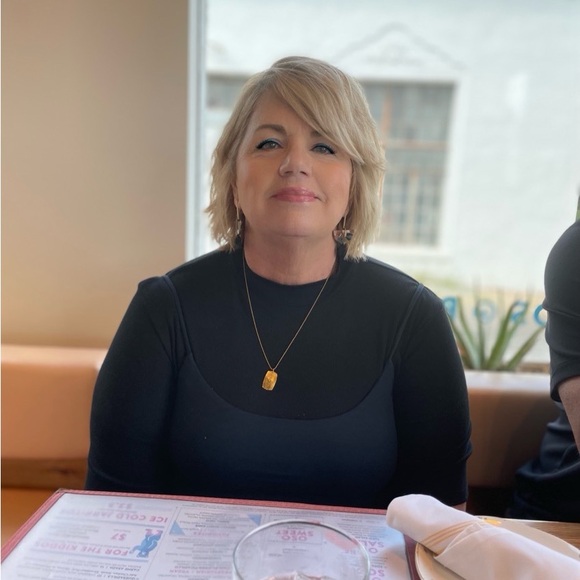 Meet your Posher, Dena - Picture 1 of 2